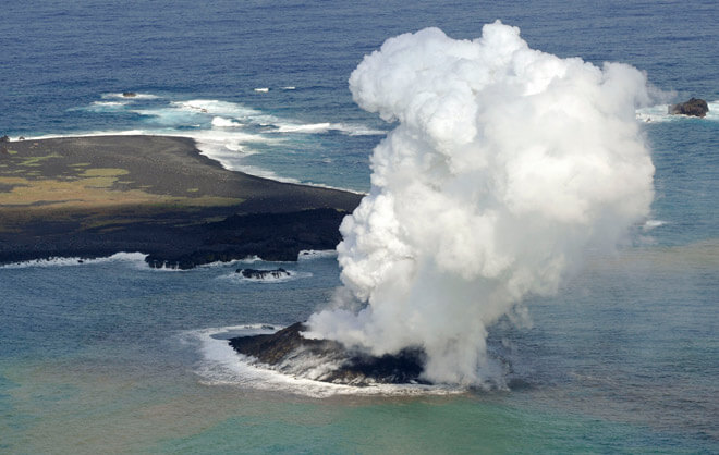 Volcanic eruption created Извержение вулкана создал