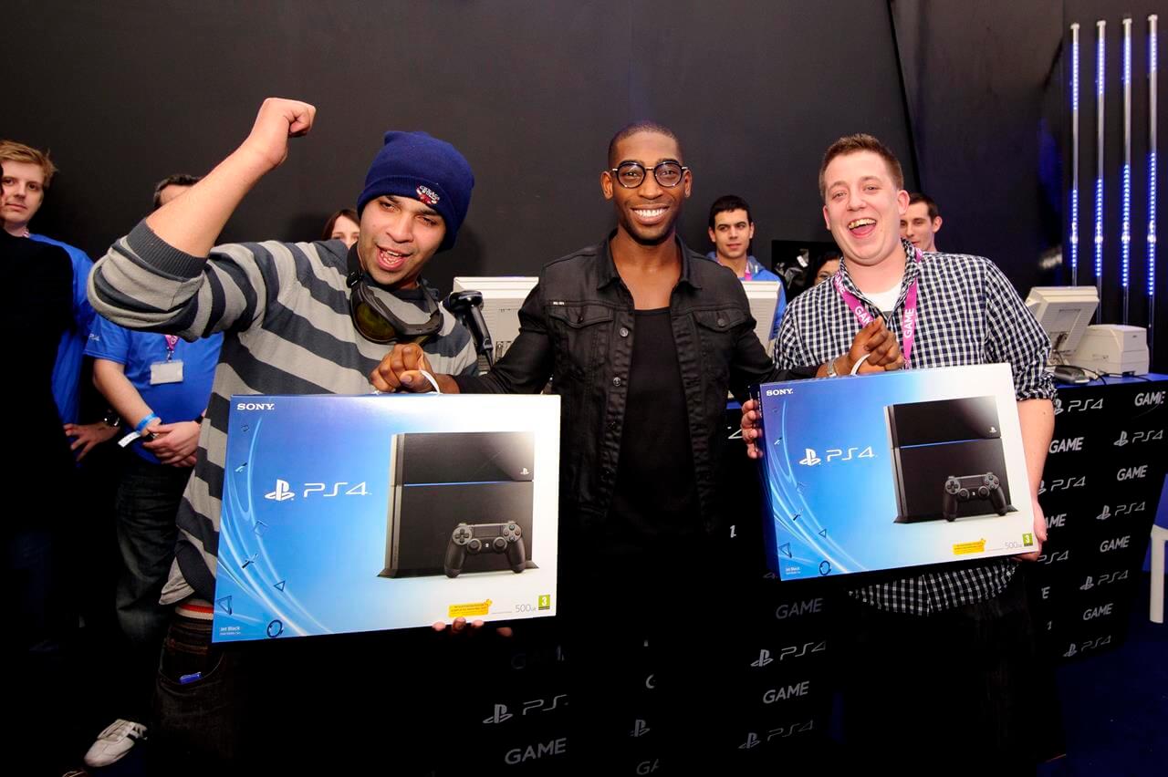 Запуск Playstation 4 в Великобритании