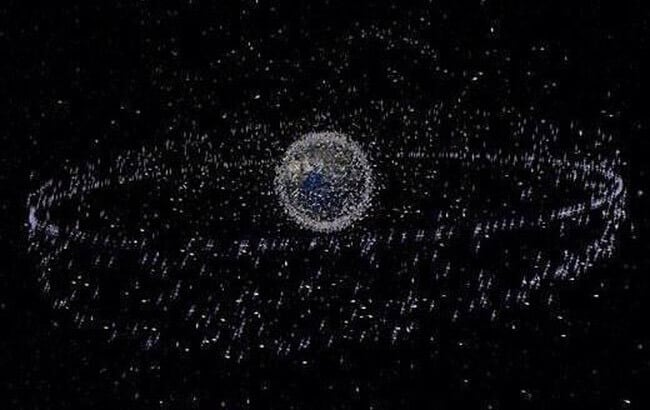 Супутники планети Земля