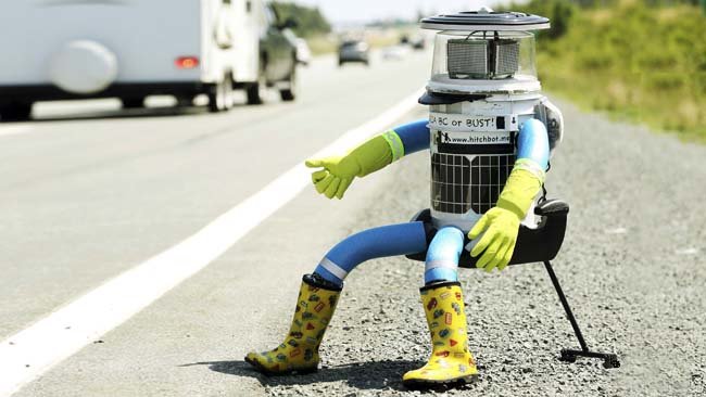 Робот hitchBOT завершил свое путешествие автостопом по Канаде + видео