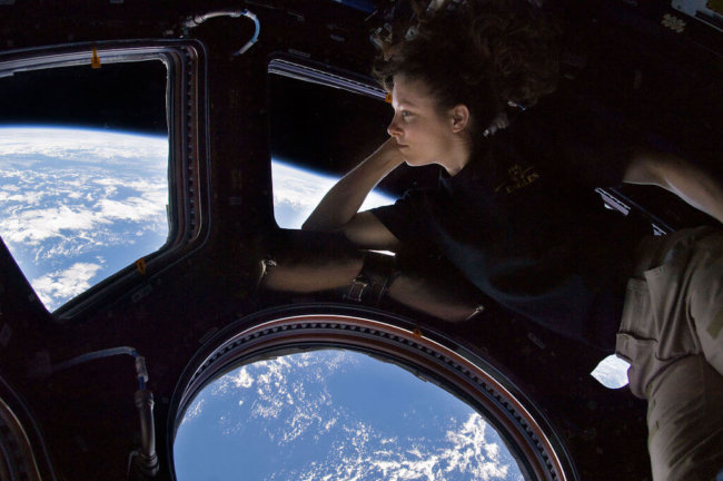 1024px-Tracy_Caldwell_Dyson_in_Cupola_ISS