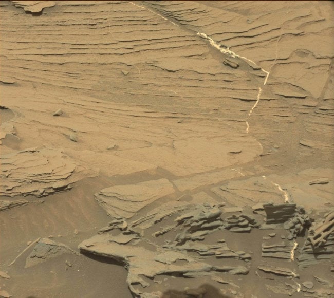 floating-spoon-on-mars