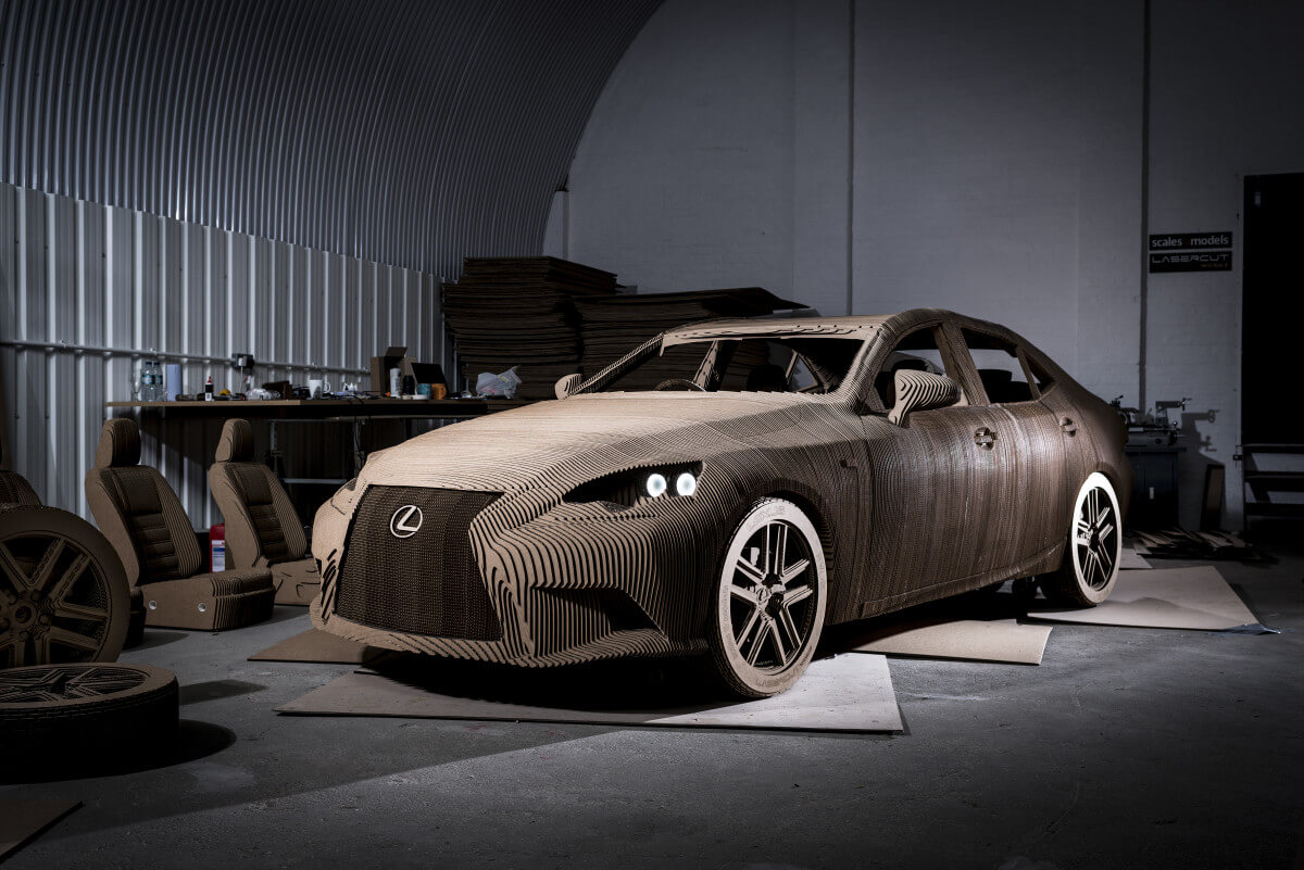 Компания Lexus построила электромобиль из картона
