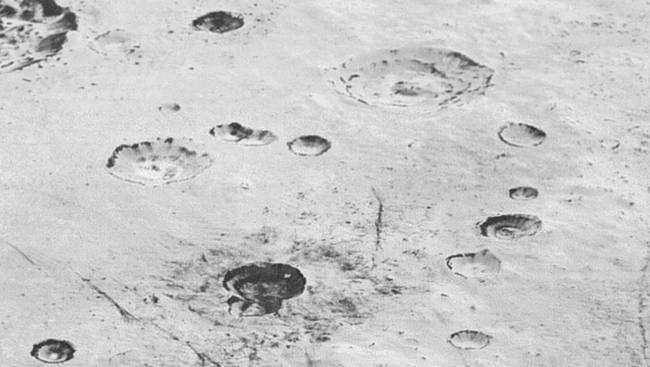 Суперкачественные снимки Плутона передал на Землю аппарат New Horizons