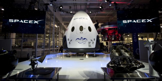 SpaceX испытали корабль Crew Dragon в режиме висения