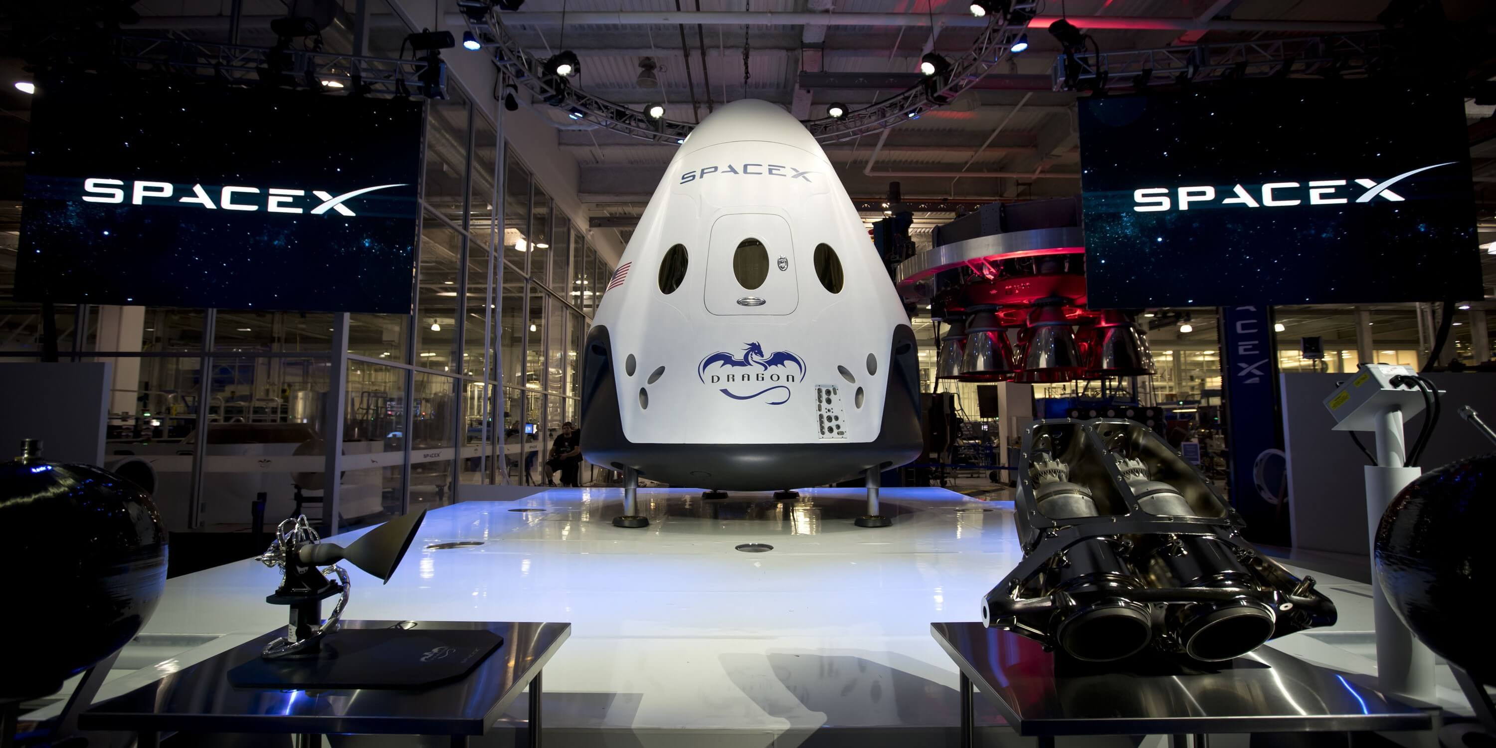 #видео| Огневые испытания двигателей космического корабля SpaceX Dragon V2
