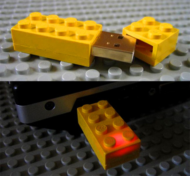 LEGO USB носитель. Фото.