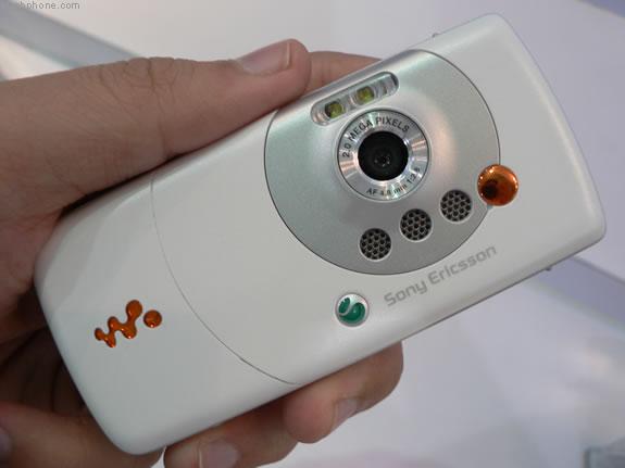 Белый Sony Ericsson W810i (фото). Фото.