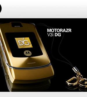 Новый дизайн MOTORAZR V3i под маркой дома мод Дольче – Габана. Фото.