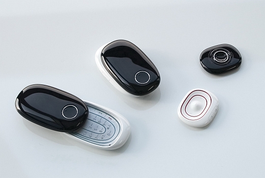 Четыре дизайнерских решения для сотовых телефонов от компании Pantech. Фото.