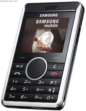 Samsung SGH-P310 — второй телефон размером с кредитную карточку. Фото.