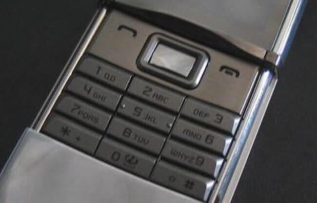 Первый взгляд на Nokia 8800 Sirocco Edition. Фото.