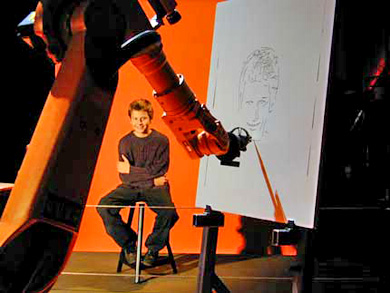 Autoportrait — робот-художник. Фото.