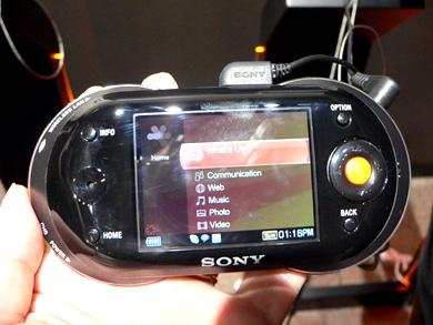 Оглашена официальная стоимость коммуникатора Sony Mylo. Фото.