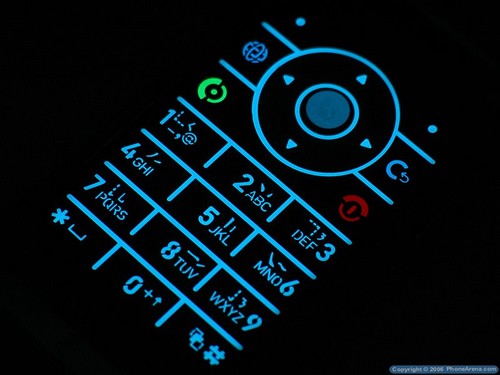 Обзор стотового телефона MOTOKRZR K1. Внешний вид. Фото.