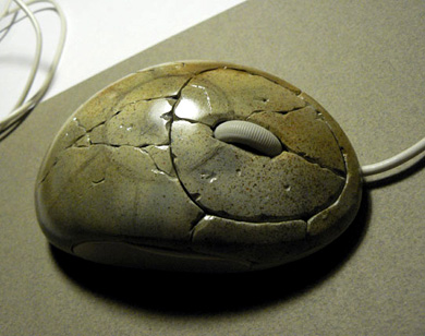Компьютерная мышка из камня. Фото.
