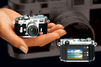 Миниатюрная цифровая фотокамера Leica M3. Фото.