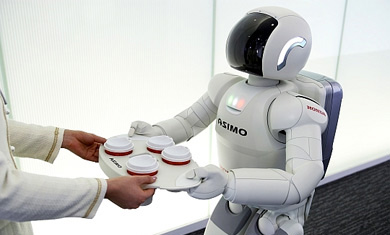 Робот ASIMO — коммерческий видеоролик. Фото.