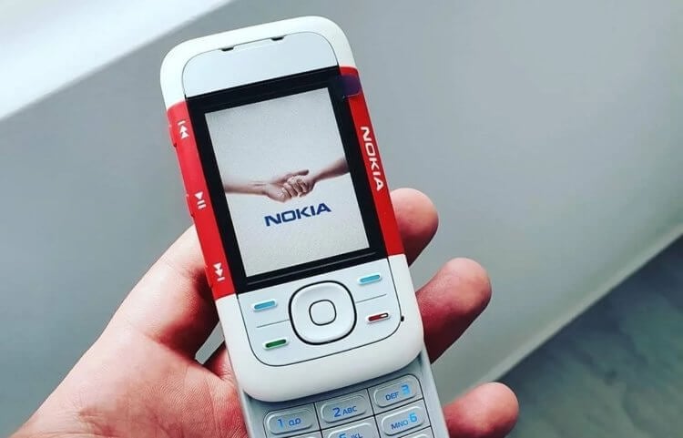 Обзор музыкального сотового телефона Nokia 5300. Любите музыку? Тогда этот телефон для вас. Фото.
