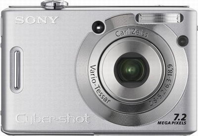 Четыре Cyber-Shot камеры от Sony. Фото.