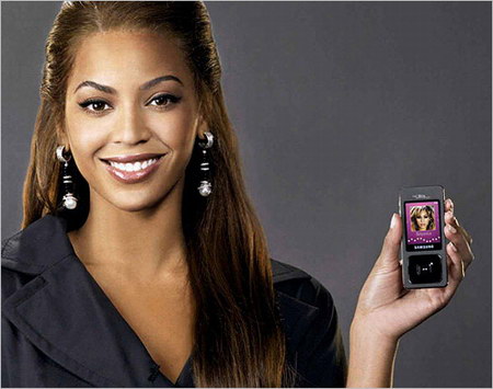 Beyonce станет «лицом» музофона Samsung Ultra Music F300. Фото.