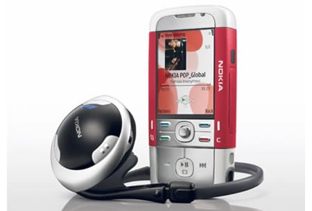 Nokia 5700 XpressMusic — новый представитель музыкальной линейки от Nokia. Фото.