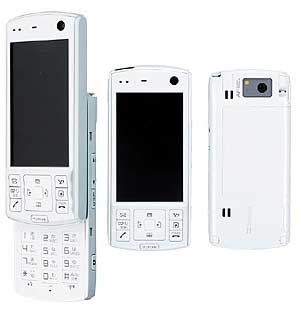 Компания Toshiba представила свой новый сотовый телефон T911. Фото.