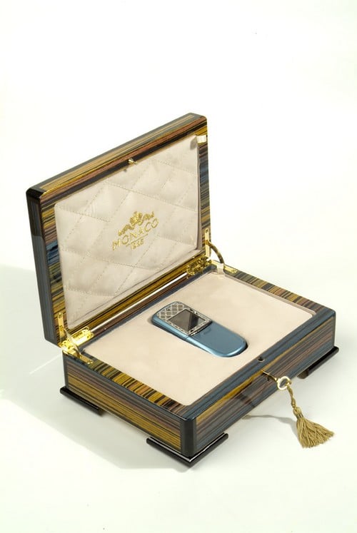 Коллекция ювелирных мобильных телефонов Monaco от компании ISSE. Фото.