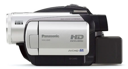 Panasonic HDC-SX5 запишет видео на DVD-R или SDHC. Фото.