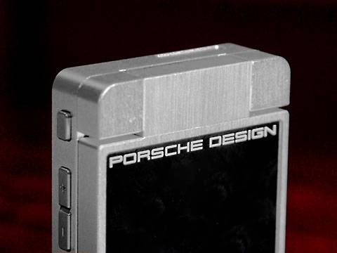Фотографии роскошного телефона Porsche P’9521. Фото.