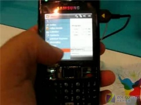 Смартфон Samsung с сенсорным экраном. Фото.