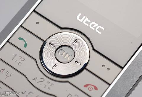 Стильный сотовый телефон Utec T500. Фото.