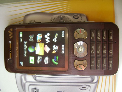 Новый телефон от Sony Ericsson? Новый телефон от Sony Ericsson? Фото.