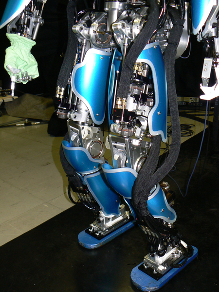 Говорящий робот i-1. Фото.
