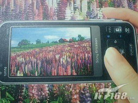 sonyericsson_cyber-shot_phones_2.jpg