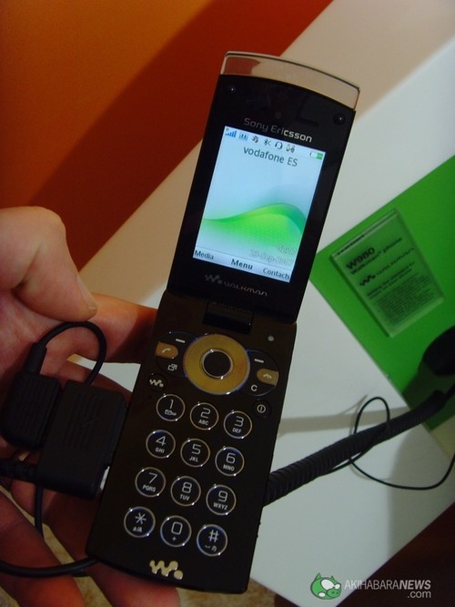 Живые фотографии Sony Ericsson W980i с WMC2008. Фото.