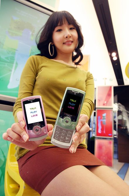 Samsung Electronics начинает модный сезон. Samsung Electronics начинает модный сезон. Фото.