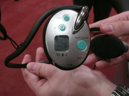 Sega Toys Karada Trainer – наушники для тренировок. Sega Toys Karada Trainer – наушники для тренировок. Фото.