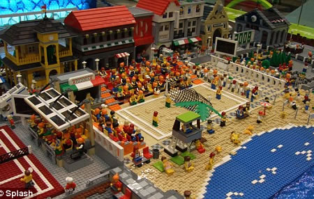 На олимпиаде Lego 4 500 человек. Фото.