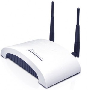HWREN1 — новый удобный Wi-Fi ретранслятор. Фото.