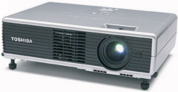 Toshiba анонсирует новый портативный проектор TLP-X150U. Фото.