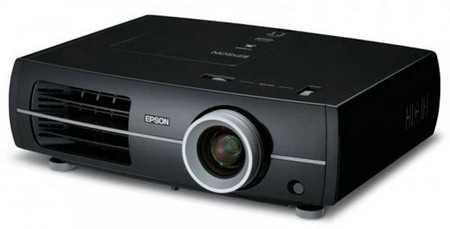 Epson представляет новый проектор. Фото.