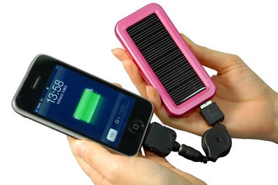 iCharge eco — портативное зарядное устройство на солнечных батареях. Фото.