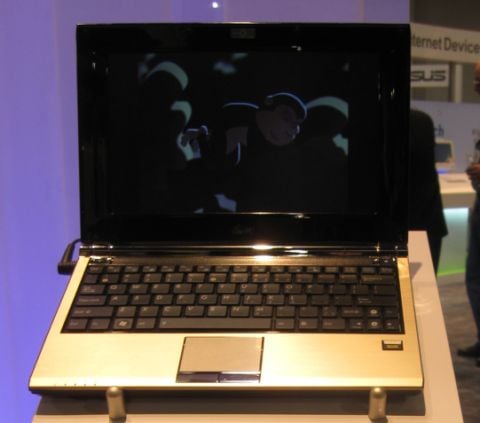Нетбук ASUS Eee PC 1004DN с процессором Atom N280, оптическим приводом и ExpressCard. Фото.