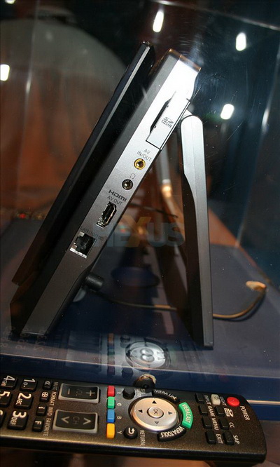 CES ’09: Первый в мире портативный Blu-ray плеер. Фото.