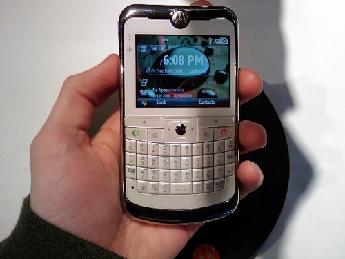 CES 2009: смартфон Motorola Q11. Фото.