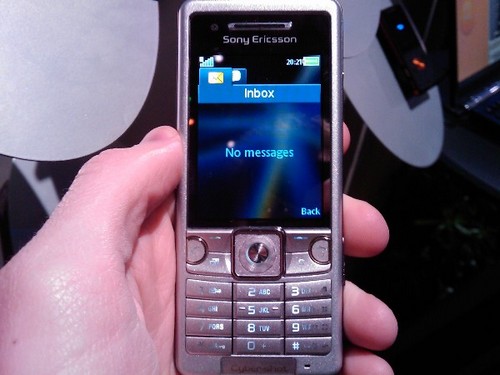 CES 2009: «свежие» фото камерафона Sony Ericsson C510. Фото.