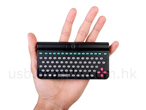 Миниатюрная Bluetooth клавиатура от Brando. Фото.