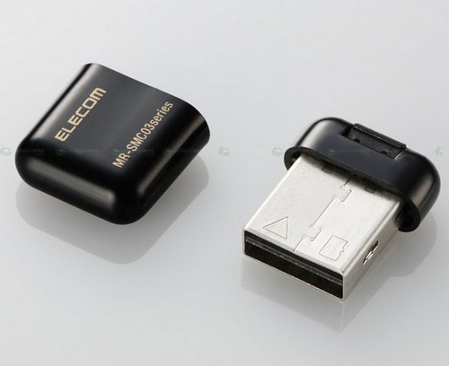 USB картридер MR-SMC03 весом 3 грамма от Elecom. Фото.