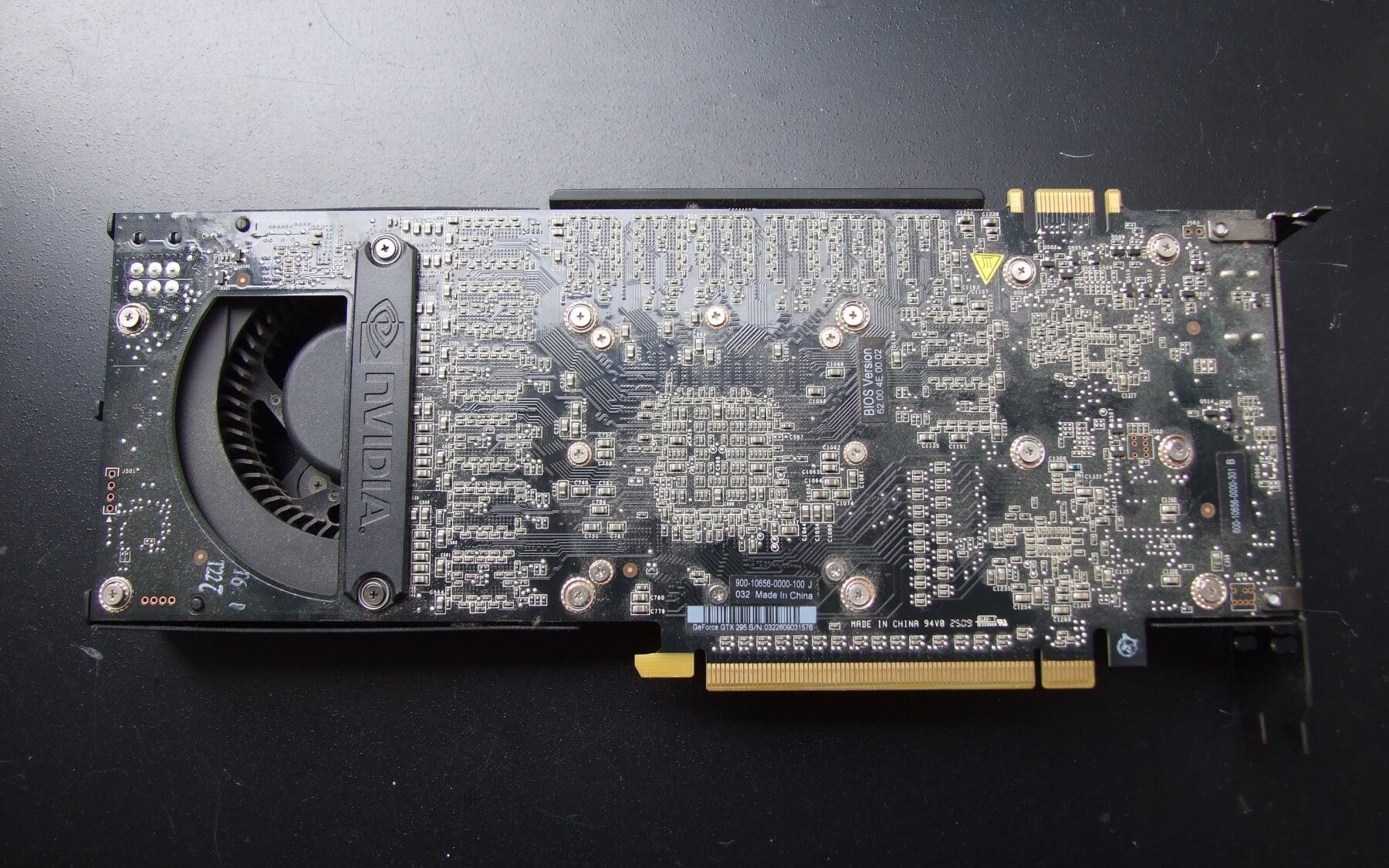 А вы знаете, зачем нужна одноплатная версия видеокарты? Фото.